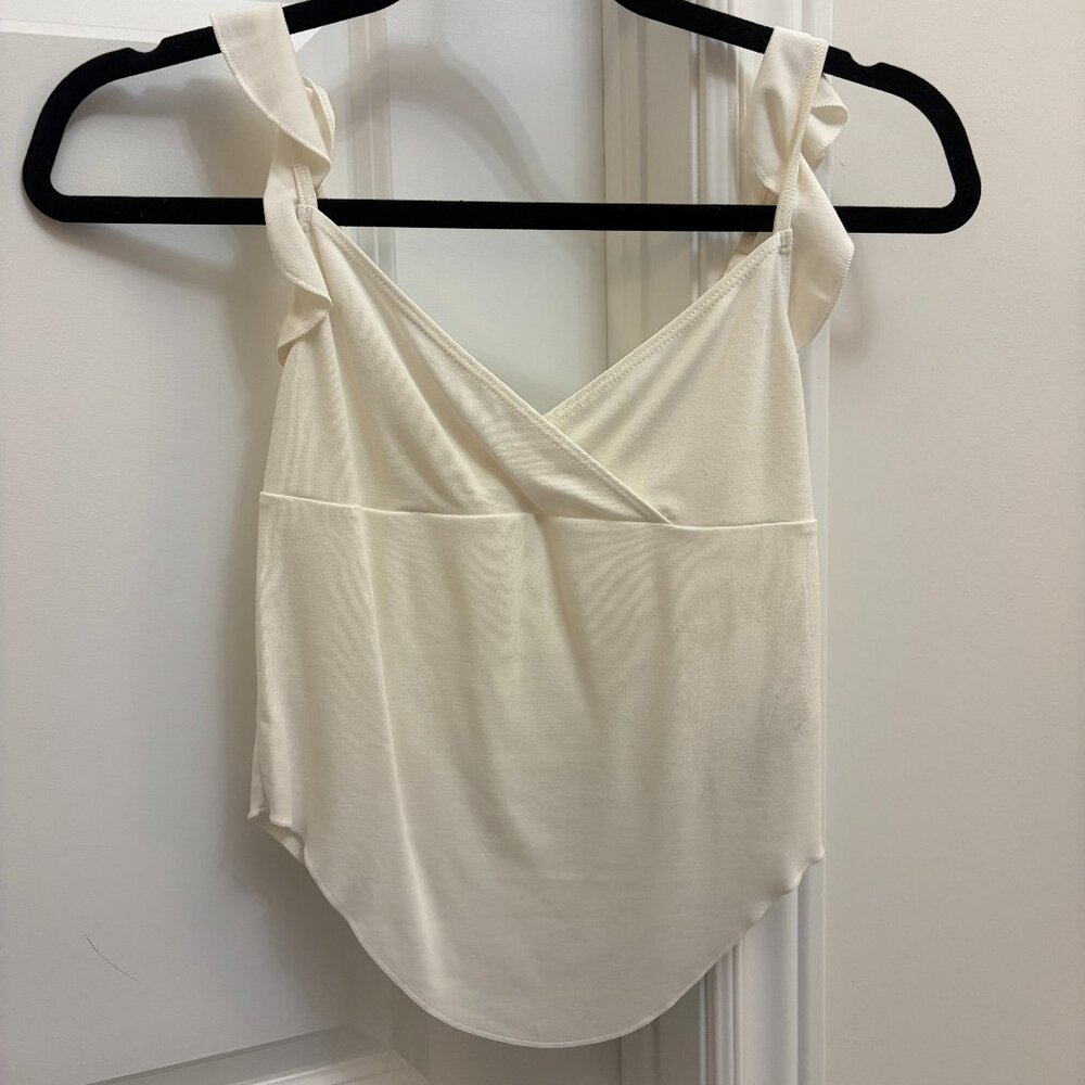 Aritzia Wilfred Personnages Ruffle Camisole Tank in WHITE